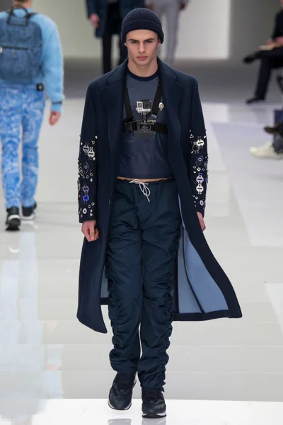 Look 27